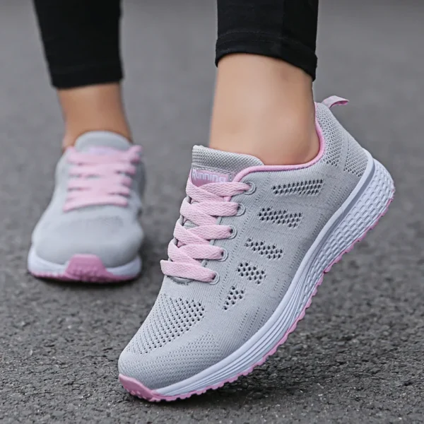 Mulheres sapatos casuais moda respirável andando malha sapatos planos tênis feminino 2021 ginásio sapatos vulcanizados branco calçado feminino