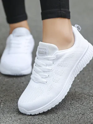 Mulheres sapatos casuais moda respirável andando malha sapatos planos tênis feminino 2021 ginásio sapatos vulcanizados branco calçado feminino