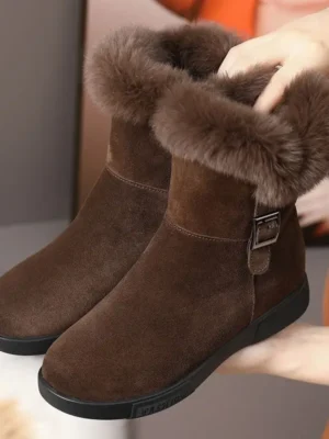 2024 botas de neve quentes de couro da moda de inverno feminino com solas grossas de pelúcia sapatos de algodão antiderrapantes confortáveis