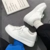 Tênis mulher primavera outono esportes sapatos de placa moda conforto colorido casual estilo academia pequenos sapatos brancos femininos
