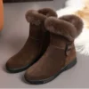 2024 botas de neve quentes de couro da moda de inverno feminino com solas grossas de pelúcia sapatos de algodão antiderrapantes confortáveis